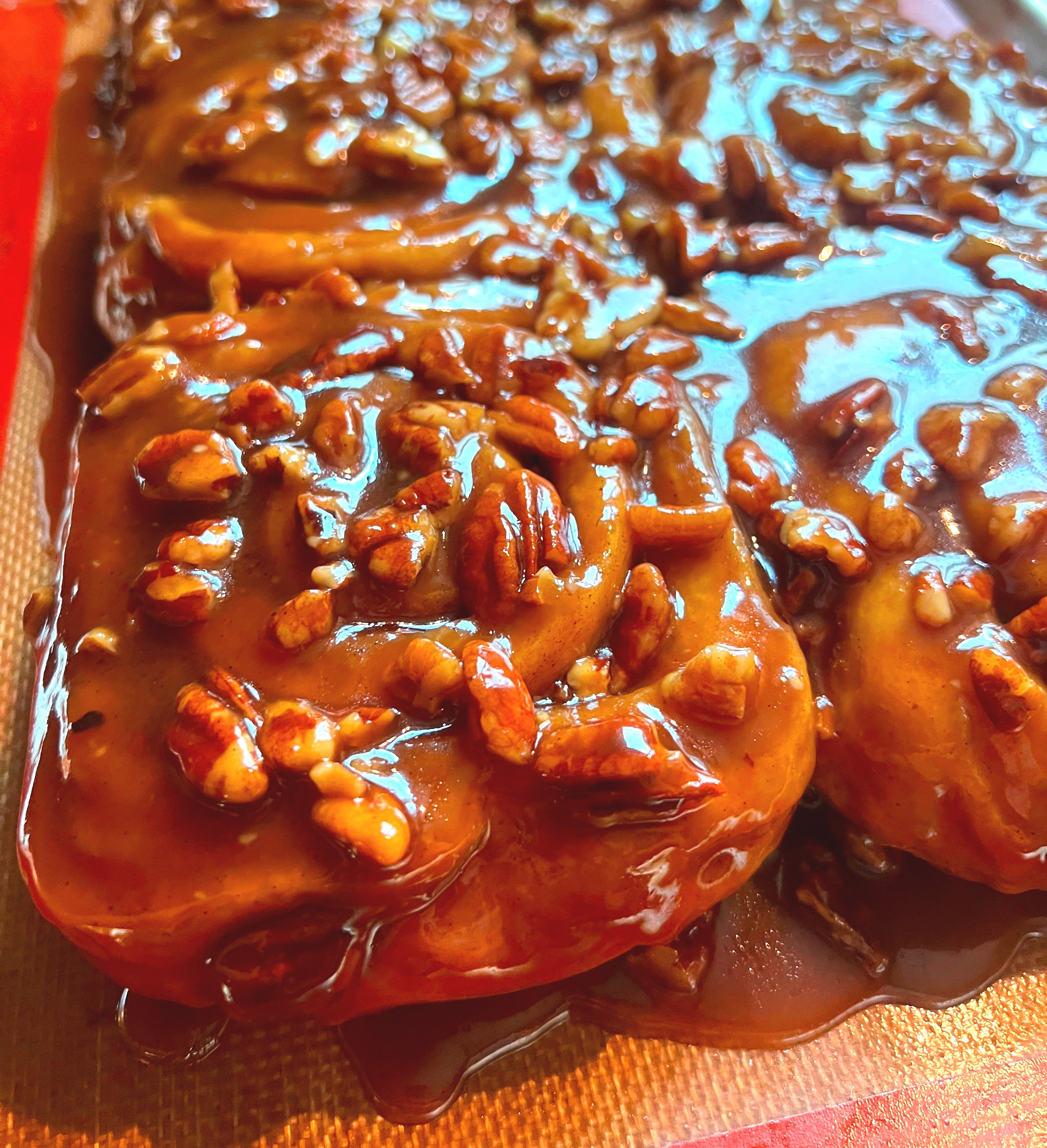 Pecan sticky buns with caramelized pecan topping